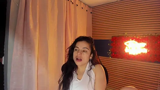 Snapshot of rosse_2504 chatting on 11.29.25 rosse 2504 online show from 11.29.25