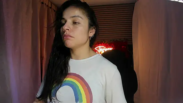 Snapshot of rosse_2504 chatting on 12.19.25 rosse 2504 online show from 12.19.25