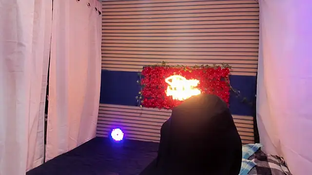 Snapshot of rosse_2504 chatting on 01.14.26 rosse 2504 online show from 01.14.26