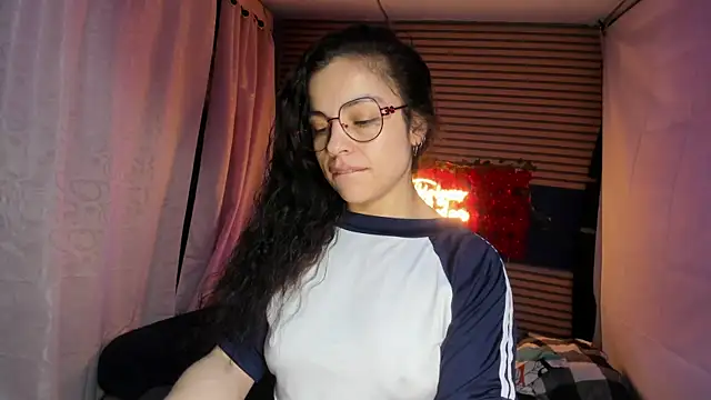 Snapshot of rosse_2504 chatting on 01.18.26 rosse 2504 online show from 01.18.26