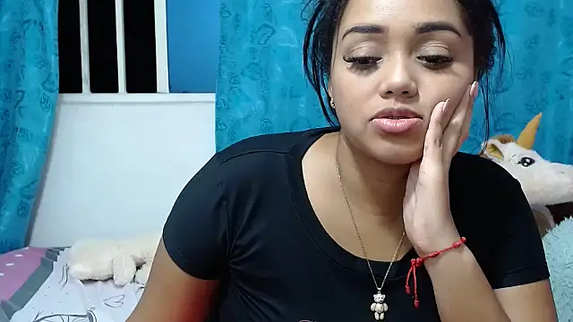 Snapshot of kiara_milf_ chatting on 01.11.25 kiara milf online show from 01.11.25