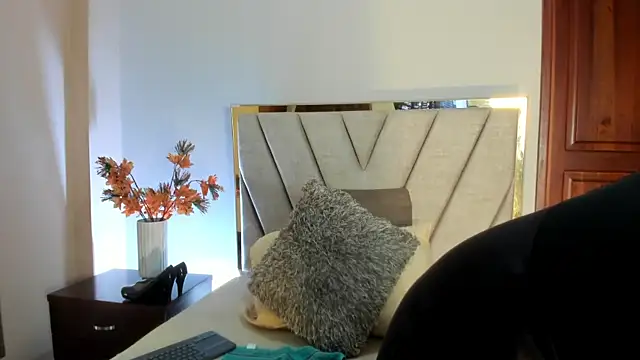 AlissaNix online show from 01.05.26