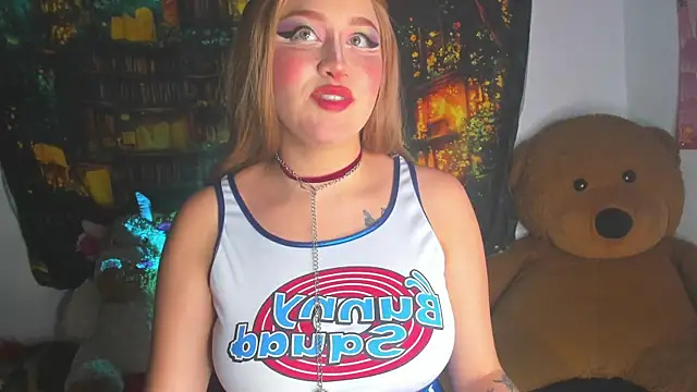 Snapshot of LailaCatt chatting on 12.05.25 LailaCatt online show from 12.05.25