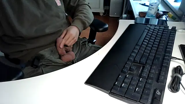 Snapshot of big-pig chatting on 11.09.25 big-pig online show from 11.09.25