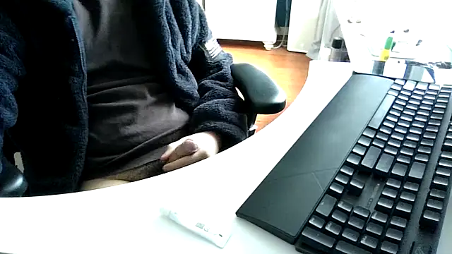 Snapshot of big-pig chatting on 11.24.25 big-pig online show from 11.24.25