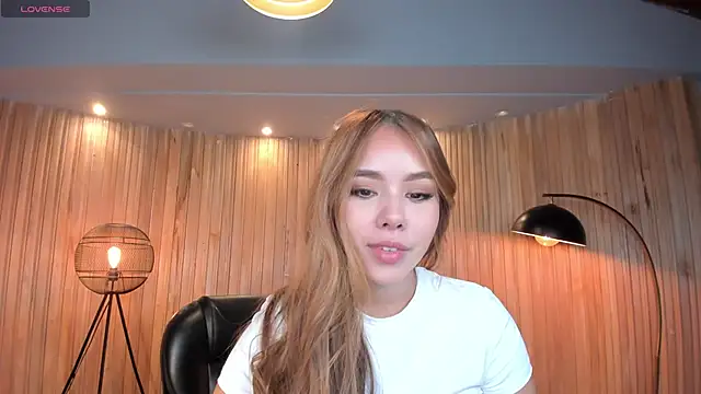 CarolineGraceX online show from 03.11.25