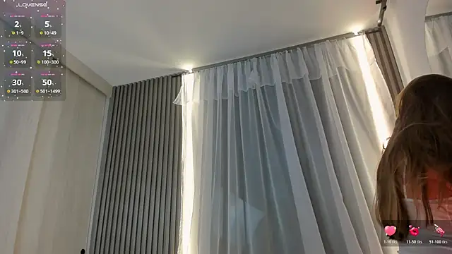 Snapshot of CarolineGraceX chatting on 06.17.26 CarolineGraceX online show from 06.17.26