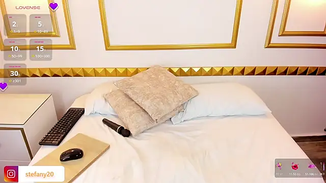 Snapshot of amor_smith_ chatting on 03.08.25 amor smith online show from 03.08.25