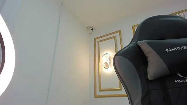 Snapshot of amor_smith_ chatting on 03.13.25 amor smith online show from 03.13.25