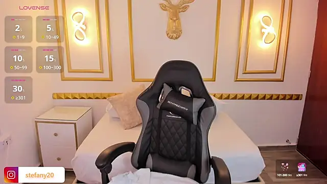 Snapshot of amor_smith_ chatting on 03.18.25 amor smith online show from 03.18.25