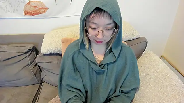 Snapshot of luxgray chatting on 03.03.25 luxgray online show from 03.03.25