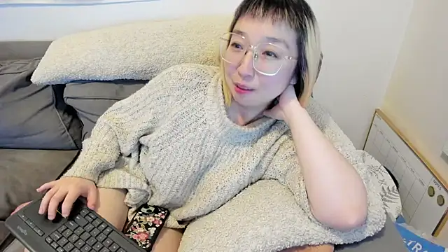 Snapshot of luxgray chatting on 03.06.25 luxgray online show from 03.06.25