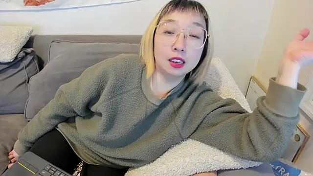 Snapshot of luxgray chatting on 03.07.25 luxgray online show from 03.07.25