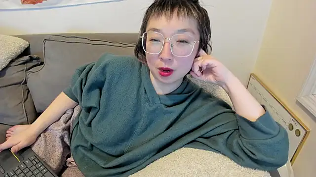 Snapshot of luxgray chatting on 03.10.25 luxgray online show from 03.10.25