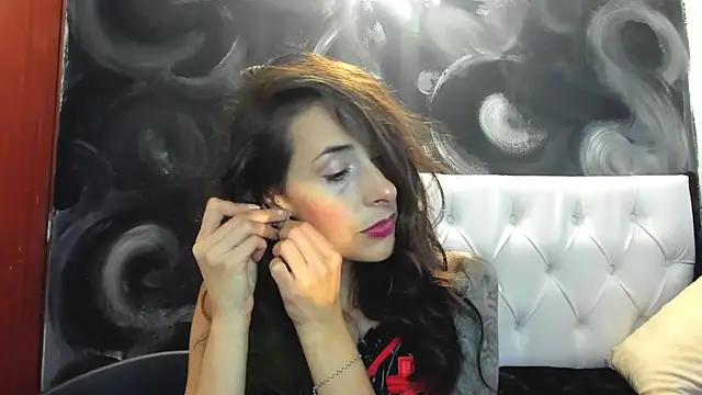 Snapshot of ScarletKings chatting on 10.28.25 ScarletKings online show from 10.28.25