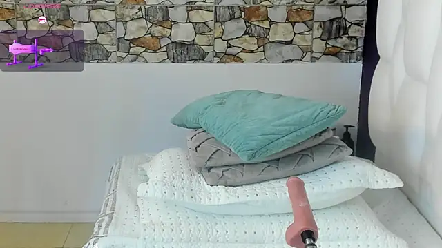 brithanyadams23 online show from 09.28.25