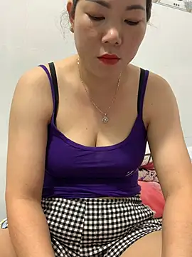 Baby-bigtits online show from 02.28.25