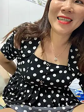 Baby-bigtits online show from 03.04.25