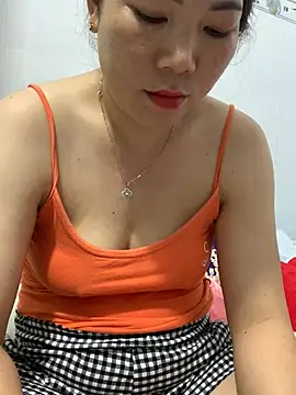 Baby-bigtits online show from 03.19.25