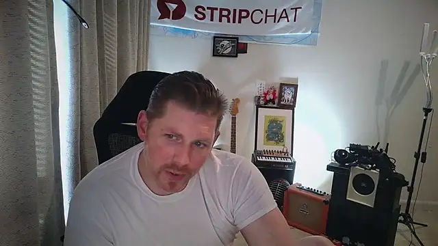 Snapshot of Rock_Pierce chatting on 02.07.26 Rock Pierce online show from 02.07.26