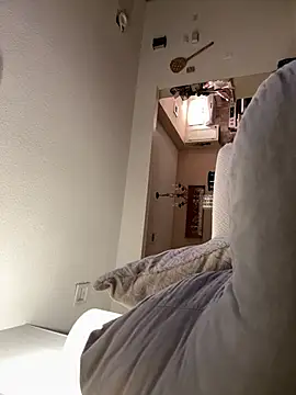 Snapshot of Rock_Pierce chatting on 02.26.26 Rock Pierce online show from 02.26.26