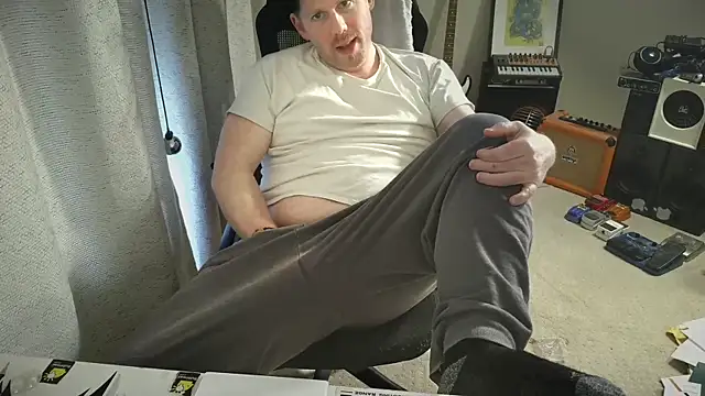 Snapshot of Rock_Pierce chatting on 02.26.26 Rock Pierce online show from 02.26.26