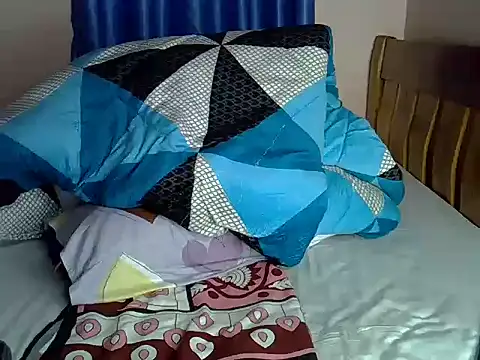 Snapshot of sweet_rozie chatting on 07.14.26 sweet rozie online show from 07.14.26