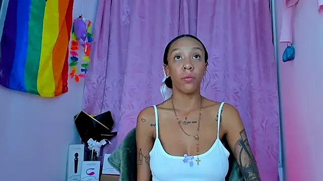 Snapshot of Laizasamantha2 chatting on 03.22.25 Laizasamantha2 online show from 03.22.25