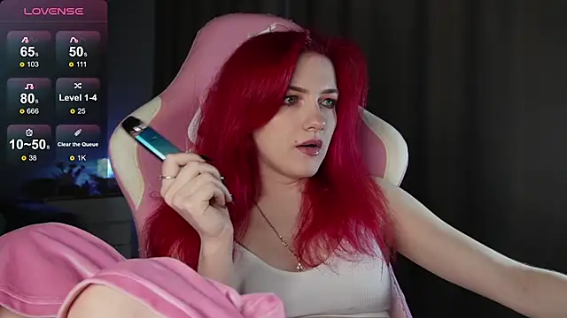 Snapshot of joyhannahh chatting on 11.18.25 joyhannahh online show from 11.18.25