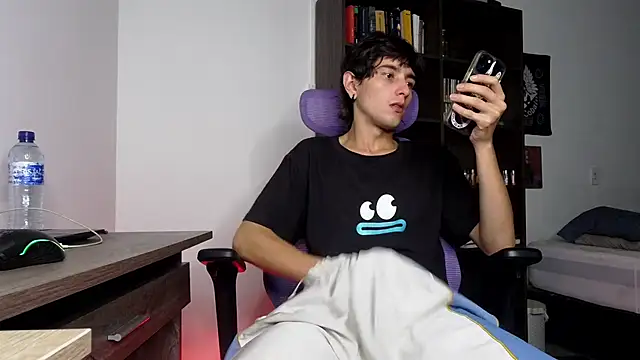 alex connorr online show from 11.18.25