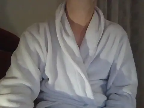 Snapshot of fikoivos chatting on 11.13.25 fikoivos online show from 11.13.25