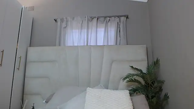 naughtyblackdolie online show from 01.29.25