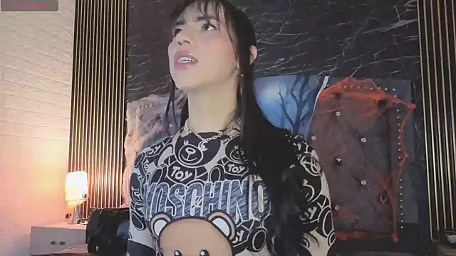 Snapshot of diosagolden chatting on 10.25.25 diosagolden online show from 10.25.25