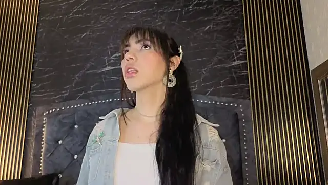 Snapshot of diosagolden chatting on 11.14.25 diosagolden online show from 11.14.25