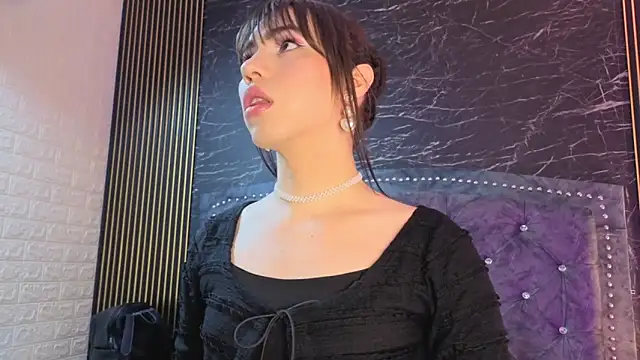 Snapshot of diosagolden chatting on 11.19.25 diosagolden online show from 11.19.25