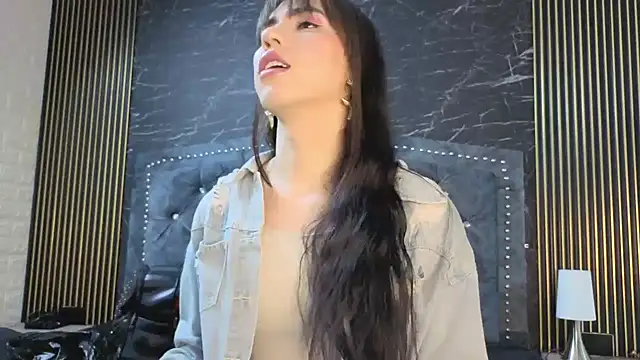 Snapshot of diosagolden chatting on 11.25.25 diosagolden online show from 11.25.25