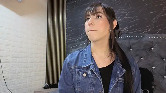 Snapshot of diosagolden chatting on 11.27.25 diosagolden online show from 11.27.25