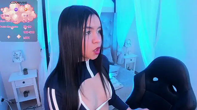 Hanna  Becker  online show from 09.13.25