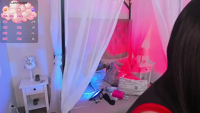 Hanna  Becker  online show from 10.10.25