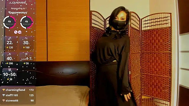 Snapshot of habibi_moon chatting on 12.30.24 habibi moon online show from 12.30.24