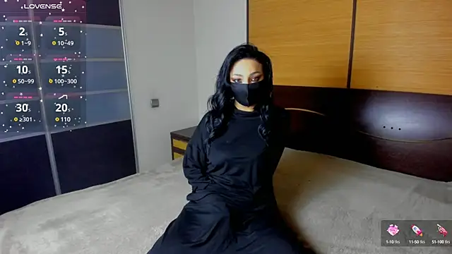Snapshot of habibi_moon chatting on 01.22.25 habibi moon online show from 01.22.25