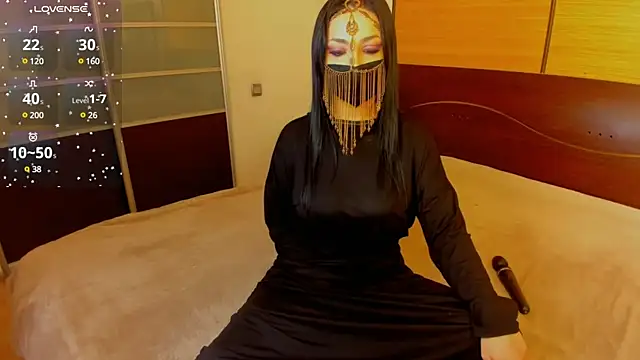Snapshot of habibi_moon chatting on 02.12.25 habibi moon online show from 02.12.25