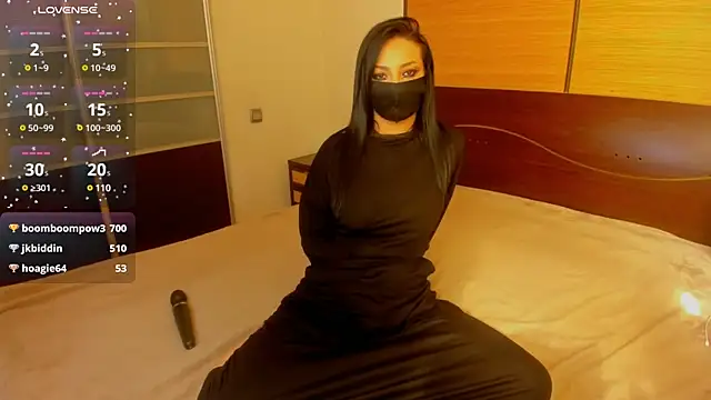 Snapshot of habibi_moon chatting on 02.26.25 habibi moon online show from 02.26.25