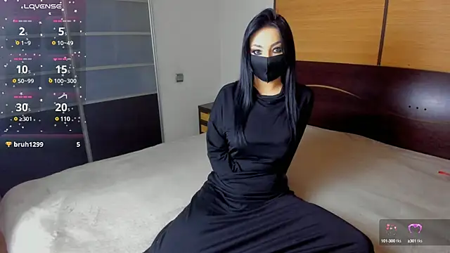 Snapshot of habibi_moon chatting on 02.27.25 habibi moon online show from 02.27.25