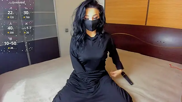 Snapshot of habibi_moon chatting on 02.28.25 habibi moon online show from 02.28.25