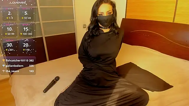 Snapshot of habibi_moon chatting on 03.05.25 habibi moon online show from 03.05.25