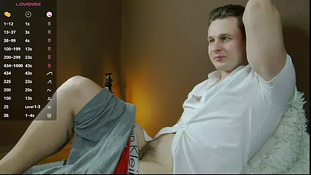 Snapshot of charlie_smiley chatting on 12.03.24 charlie smiley online show from 12.03.24