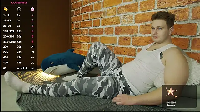 Snapshot of charlie_smiley chatting on 12.14.25 charlie smiley online show from 12.14.25