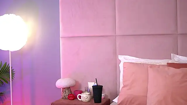 AlmaLuv online show from 12.01.25