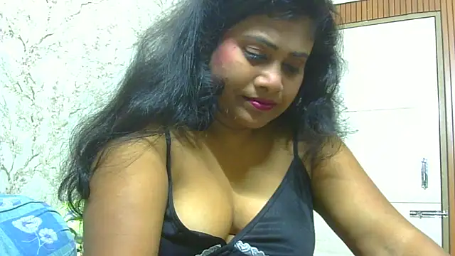 Snapshot of sexy_roma chatting on 12.05.25 sexy roma online show from 12.05.25